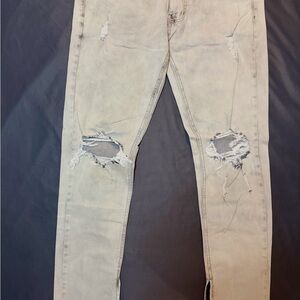 Trendy Distressed Skinny Jeans in Light Gray